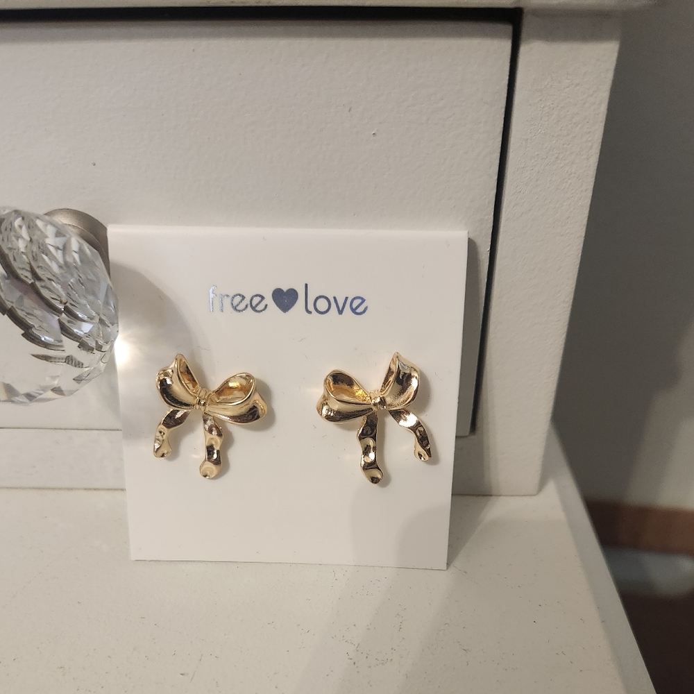 Gold Bow Earrings